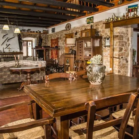 Pontinos Old House Vila *