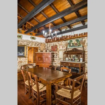 Vila Pontinos Old House