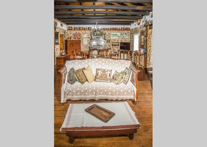 Pontinos Old House Míloi