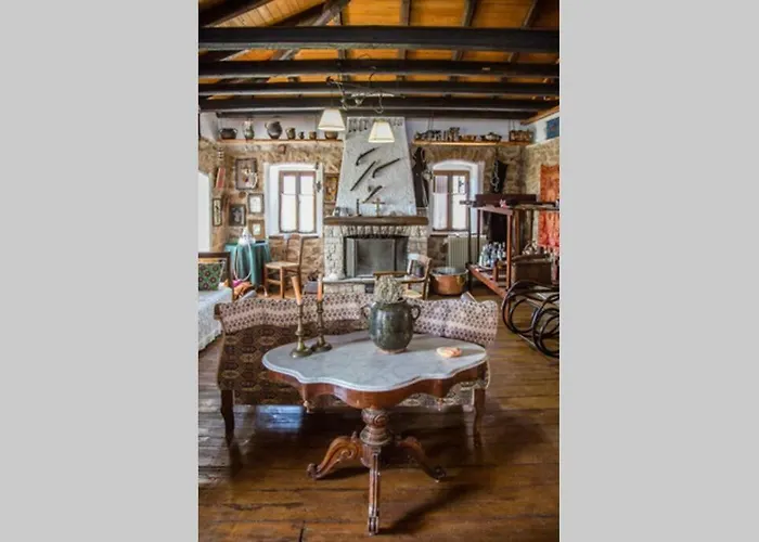 Pontinos Old House Villa Míloi