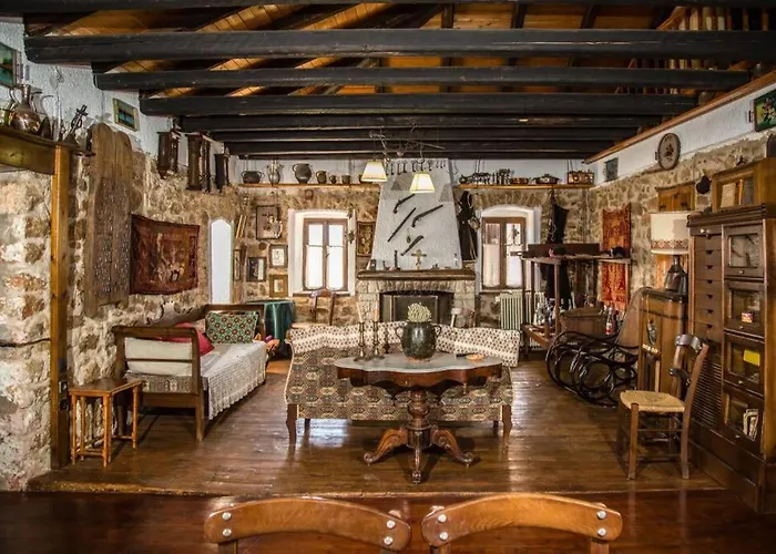 Pontinos Old House *